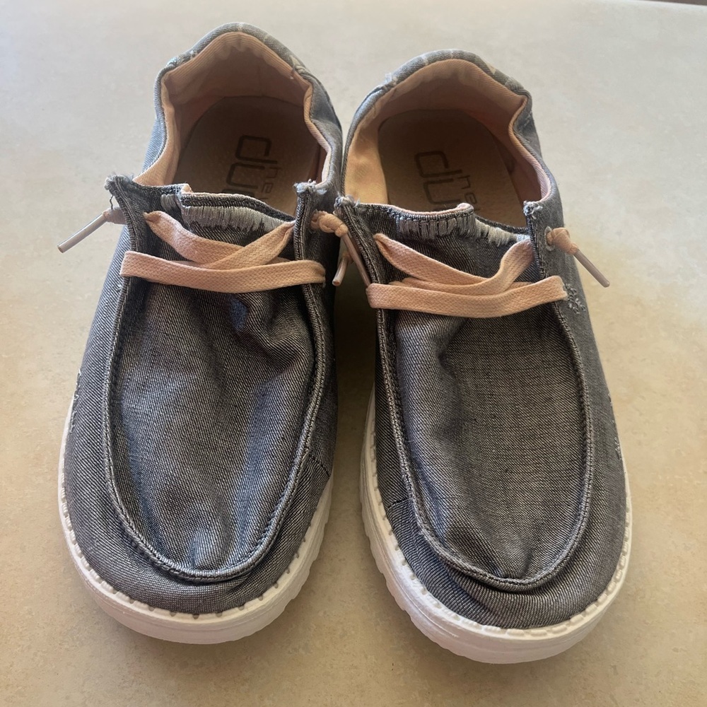 Hey Dude Shoes women Size 9 Gray